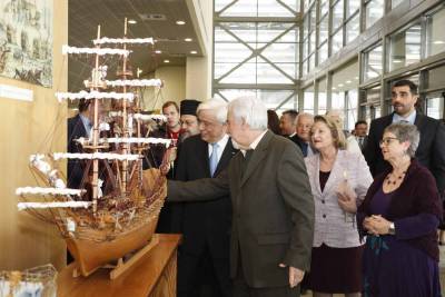 Καλαμάτα: Ο Πρόεδρος της Δημοκρατίας εγκαινίασε την έκθεση ομοιωμάτων πλοίων του Παν. Σοφικίτη (βίντεο-φωτογραφίες)