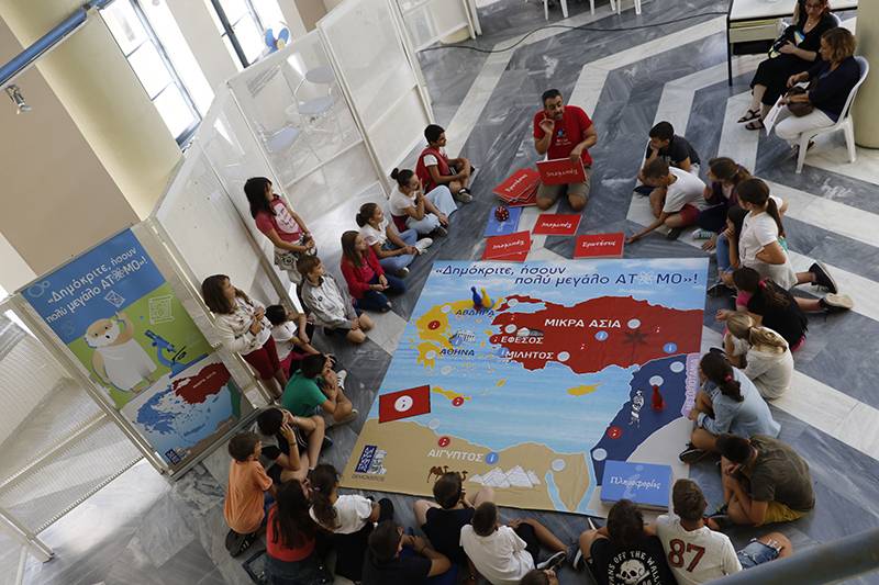 Μεγάλη συμμετοχή μαθητών στην “Ημέρα Ερευνητή” στην Καλαμάτα (βίντεο)