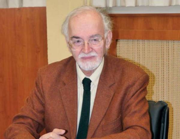 Επίτιμος καθηγητής του ΤΕΙ Πελοποννήσου ο Πάνος Καζάκος