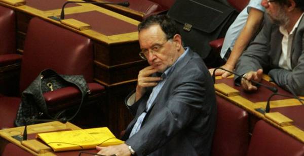 Πετράκος και Ψαρρέα στους 25 βουλευτές της &quot;Λαϊκής Ενότητας&quot; του Παν. Λαφαζάνη