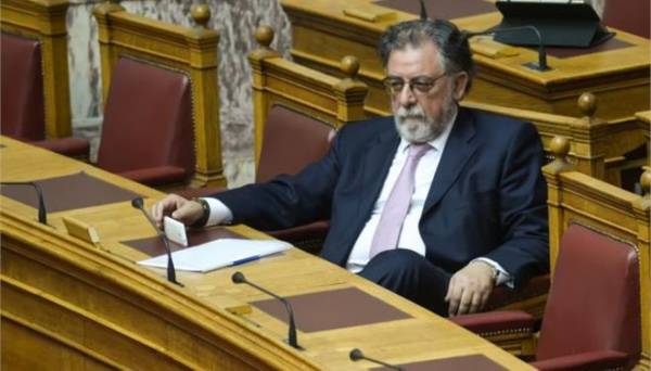 Πανούσης: Εκτός από τους αστυνομικούς ας εξεταστούν από ψυχίατρο και οι πολιτικοί