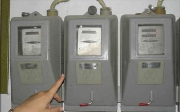 Ενώ οι ανεξόφλητοι λογαριασμοί είναι χιλιάδες, εντολή της ΔΕΗ για διακοπή σε 7 σπίτια και 3 καταστήματα  