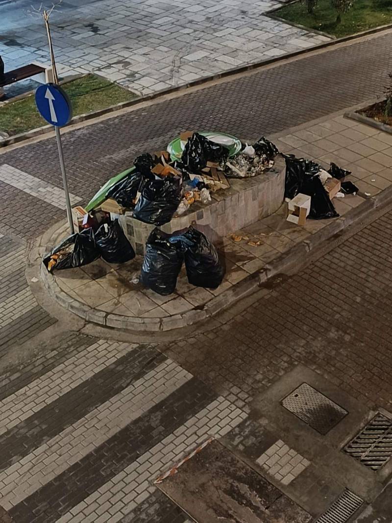 Μικρή χωματερή λόγω... επετείου