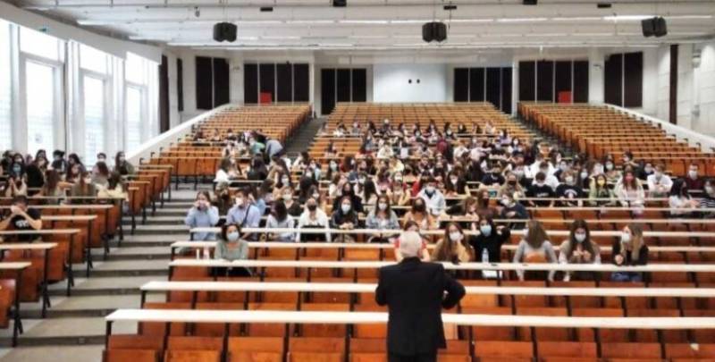 ΑΕΙ: Εκτακτη σύνοδος πρυτάνεων τη Δευτέρα – Ανοικτό το ενδεχόμενο εξεταστικής εξ αποστάσεως