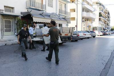 Κατάσχεση τραπεζοκαθισμάτων στην Καλαμάτα για να περιοριστούν τα «φέσια»