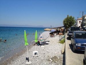 Το καλοκαιρινό Ακρογιάλι δεν θυμίζει τίποτα από το χειμώνα