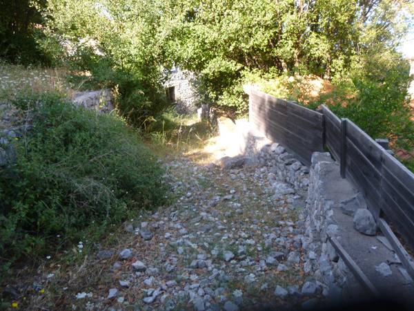 Μνημεία χαρακτηρίστηκαν μονοπάτια και αλώνια στη Βέργα