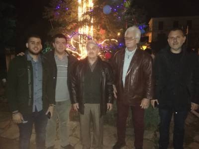 Αναψαν το χριστουγεννιάτικο δέντρο στην Καρδαμύλη