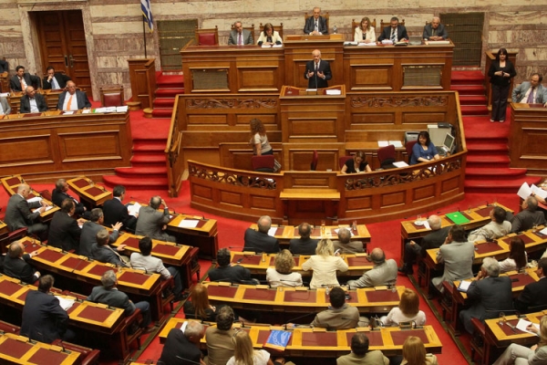 Απάντηση στην πρόταση Παπανδρέου για δημοψήφισμα: Αμέσως εκλογές ζήτησε όλη η αντιπολίτευση