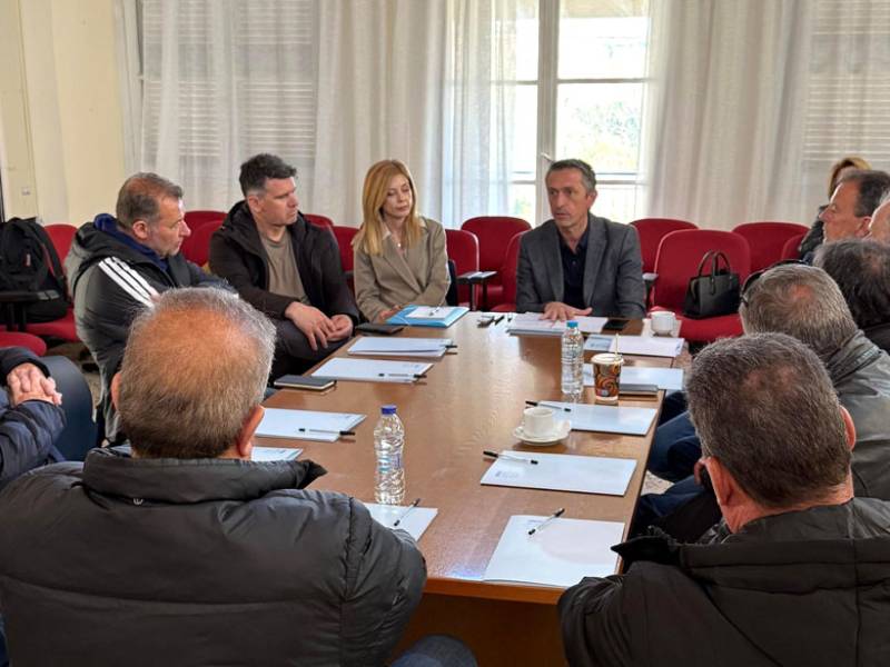 Συνάντηση Μαντά με αγρότες για τον πρωτογενή τομέα