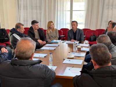 Συνάντηση Μαντά με αγρότες για τον πρωτογενή τομέα