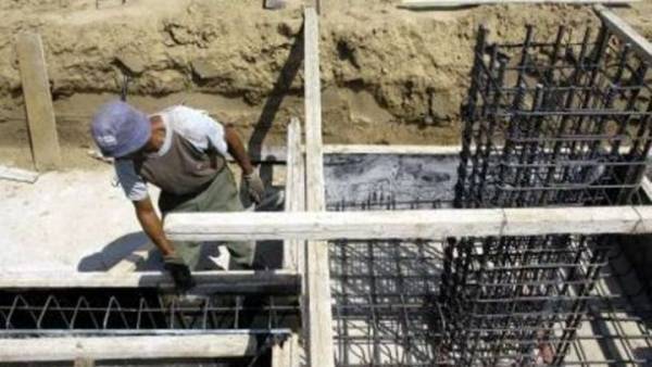 Απεργούν την Τετάρτη οι οικοδόμοι της Καλαμάτας