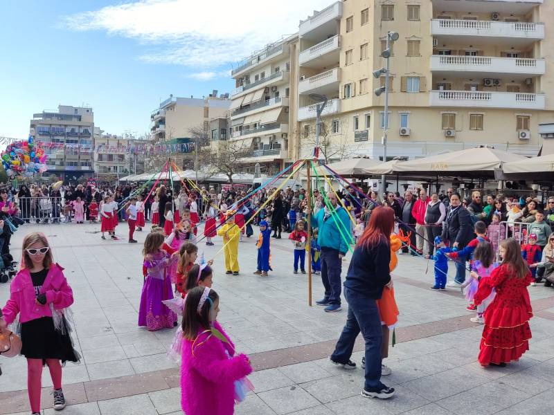 Καλαμάτα: Ακυρώνεται η σημερινή καρναβαλική δράση στην κεντρική πλατεία λόγω καιρού