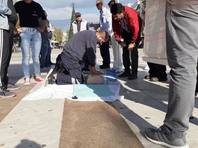 Μαθήματα πρώτων βοηθειών από το ΕΚΑΒ Καλαμάτας (φωτογραφίες)
