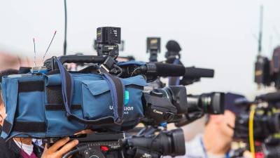 ΕΕ: Μέτρα για την ελευθερία των ΜΜΕ με αναφορά σε Πολωνία, Ουγγαρία και Ελλάδα