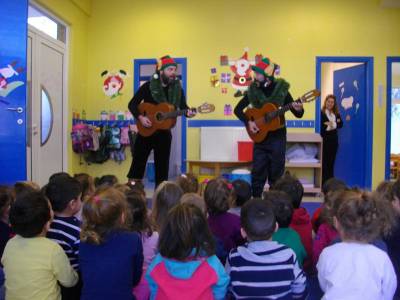 Τα ξωτικά της «Τσικιμπόμ» στους παιδικούς της Καλαμάτας