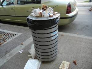 Κάθε πότε αδειάζουν  τα καλαθάκια;