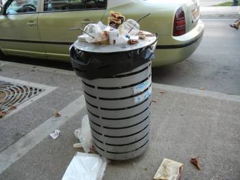 Κάθε πότε αδειάζουν  τα καλαθάκια;