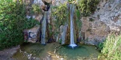 Ένας Καταρράκτης μόλις 30 λεπτά από το Κέντρο της Αθήνας, σε ένα μαγευτικό εναέριο video