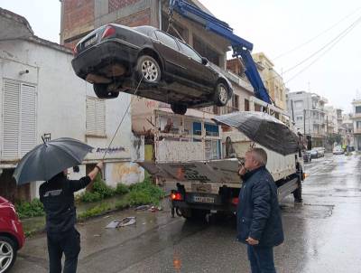 Μετά από 10 χρόνια απομακρύνθηκε εγκαταλελειμμένο αυτοκίνητο