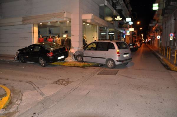 Τροχαίο στο κέντρο της Καλαμάτας (φωτογραφίες)