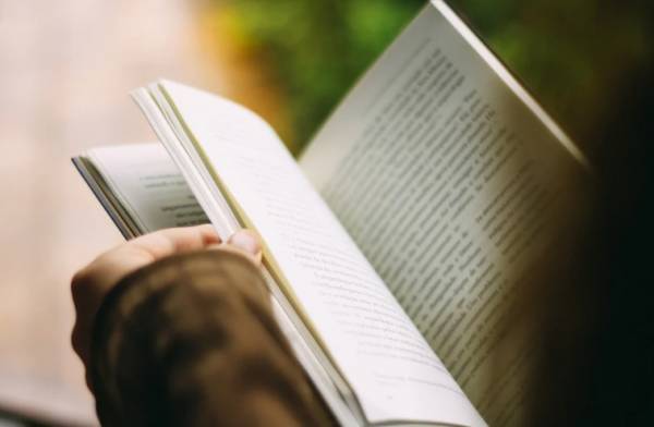 Bιβλίο: Ενα ταξίδι χωρίς βαλίτσα εν μέσω πανδημίας!