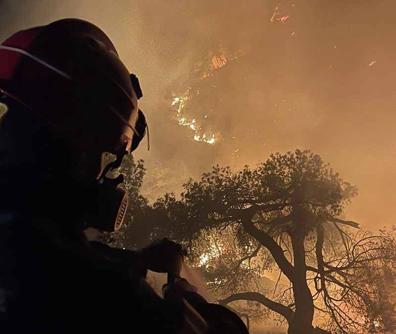 Ενημέρωση εκπροσώπου Τύπου Πυροσβεστικής: «Δόθηκε ολονύχτια μάχη σε όλα τα μέτωπα»