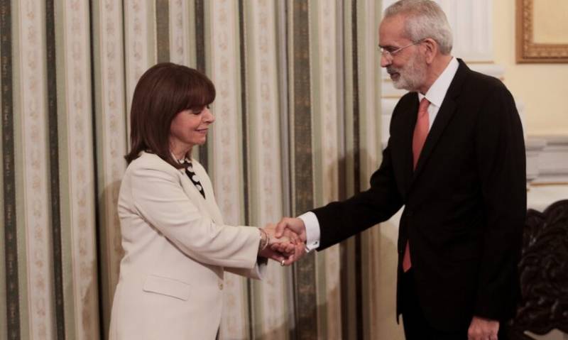 Η σύνθεση της υπηρεσιακής κυβέρνησης (βίντεο)