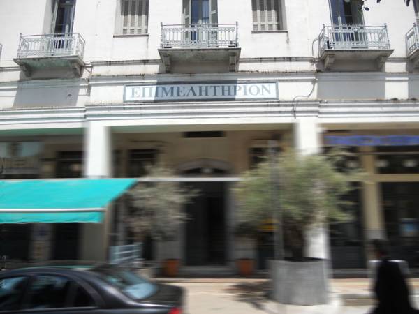 Με το βλέμμα στο μέλλον 