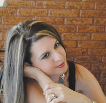 Η Πασχαλία Τραυλού στην &quot;Ε&quot;:&quot;Ο χρόνος του έρωτα δεν μετριέται με τα συμβατικά ρολόγια&quot;