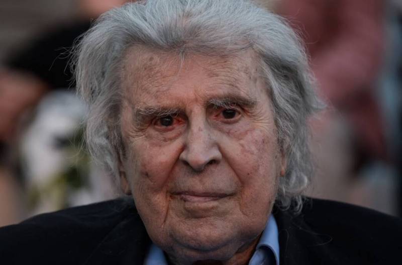 Ο Μίκης Θεοδωράκης ανακηρύσσεται απόψε επίτιμος δημότης Καλαμάτας