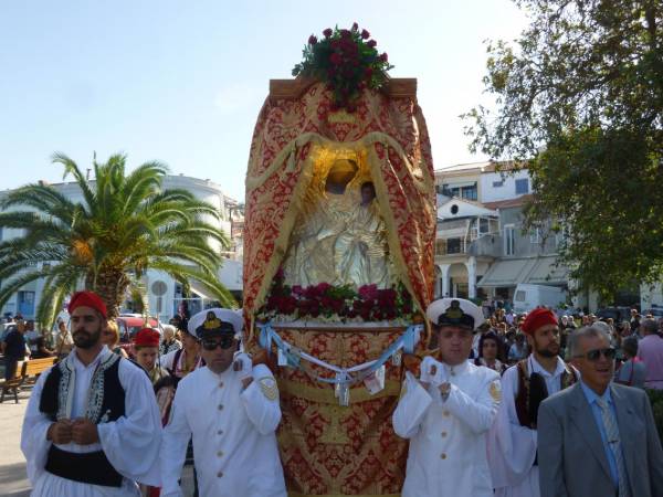 Η Πύλος γιόρτασε με λαμπρότητα την Παναγία Μυρτιδιώτισσα (βίντεο και φωτογραφίες)