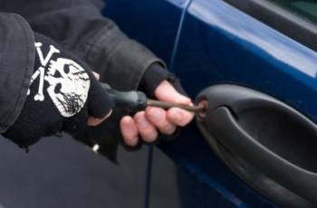 Εκλεψαν αυτοκίνητο και ζητούσαν χρήματα για να το επιστρέψουν