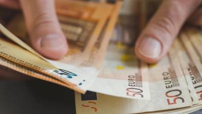 Πώς αμείβονται όσοι θα εργαστούν τον Δεκαπενταύγουστο - Διευκρινίσεις από τη ΓΣΕΕ