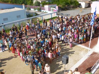 Ελλείψει χρημάτων  επιστρατεύονται θεάματα