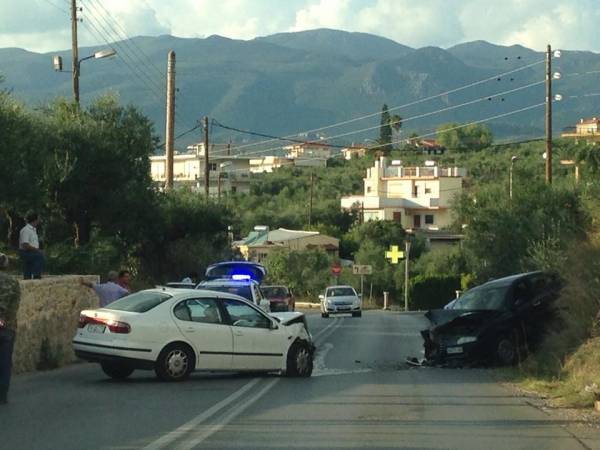 Σοβαρό τροχαίο στην Αγία Σιών στη Βέργα (βίντεο)