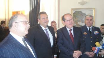 Παραμένει το στρατόπεδο και αναβαθμίζεται η 120 ΠΕΑ