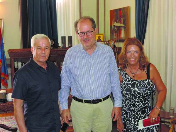 Δωρεά Μαντζή στο ιπποδρόμιο του Πλατύ