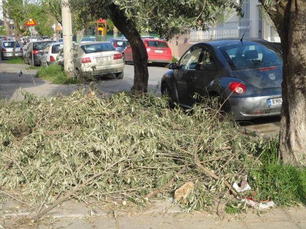 Αδιάβατο πεζοδρόμιο