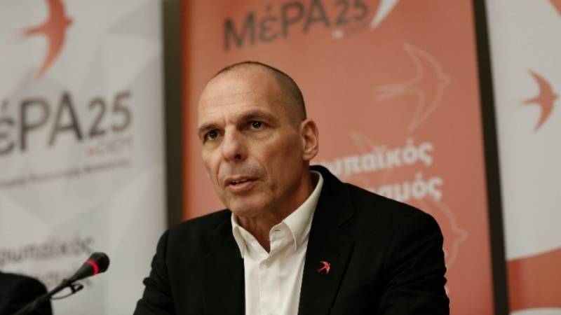 Βαρουφάκης: Χωρίς βαθιά αναδιάρθρωση του δημόσιου και ιδιωτικού χρέους η χώρα θα παραμείνει μη βιώσιμη