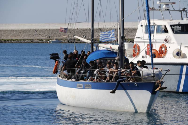 Η “Λαϊκή Συσπείρωση Καλαμάτας” για τους μετανάστες