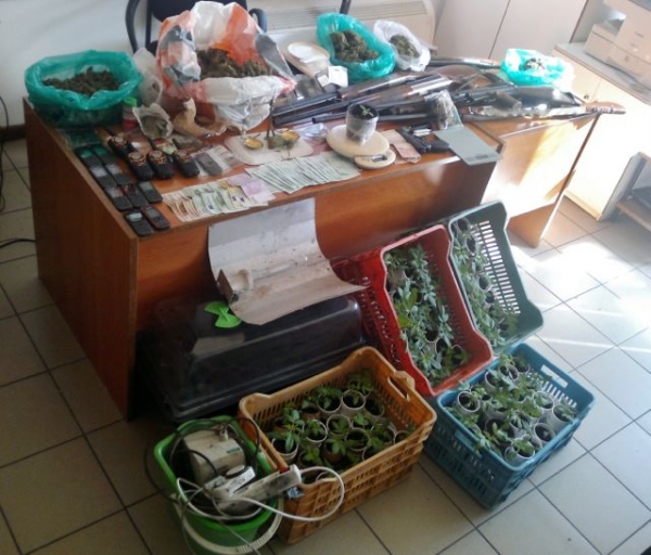 11 συλλήψεις για ναρκωτικά σε Πυλία και Τριφυλία