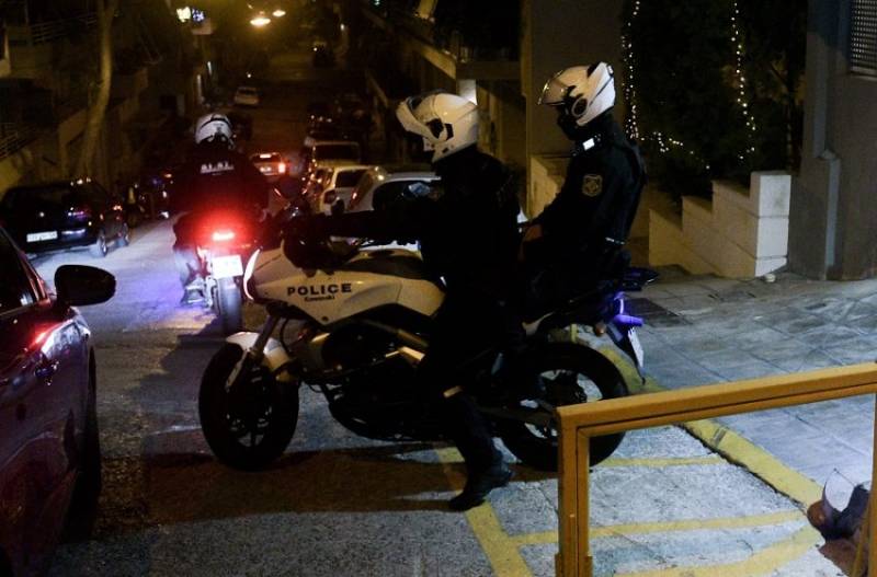 Πυροβολισμοί στον Άγιο Παντελεήμονα με έναν τραυματία