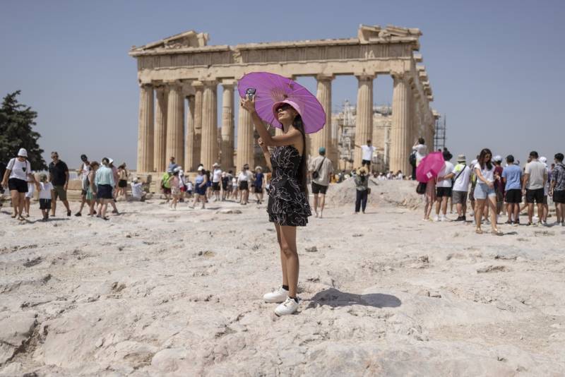 Υπερβολικό το δημοσίευμα του Bloomberg για τον καύσωνα τον Αύγουστο
