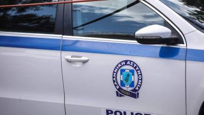 Μενίδι: Συνελήφθη 50χρονος που απειλούσε να σκοτώσει την μητέρα του (βίντεο)