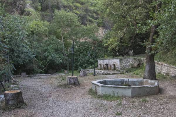 Απολογία κατηγορούμενων για τις πηγές Κουμπέ: Υποστήριξαν ότι ο δήμος καταπάτησε την περιουσία τους 