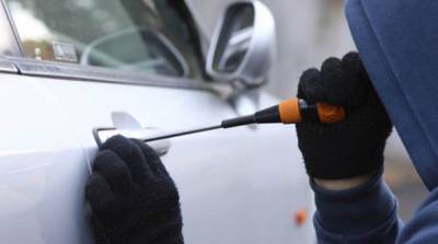 Δύο ανήλικοι διέρρηξαν αυτοκίνητα στην Καλαμάτα - Συνελήφθη και η μητέρα τους