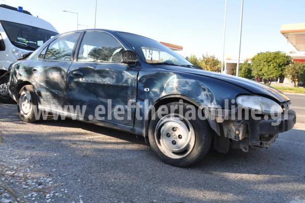 Σύγκρουση νταλίκας με ΙΧ στο Ασπρόχωμα - Μεσσήνη