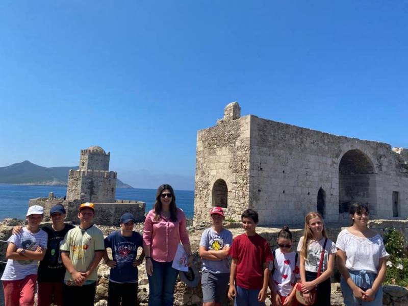 Μαθητές ξενάγησαν τη Σοφία Ζαχαράκη στο Κάστρο Μεθώνης
