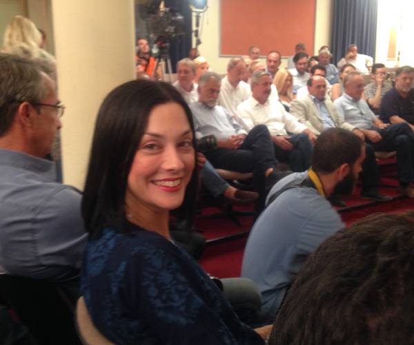 Νάντια: &quot;Εθνική ανάγκη η δημιουργία 3ου πόλου&quot;